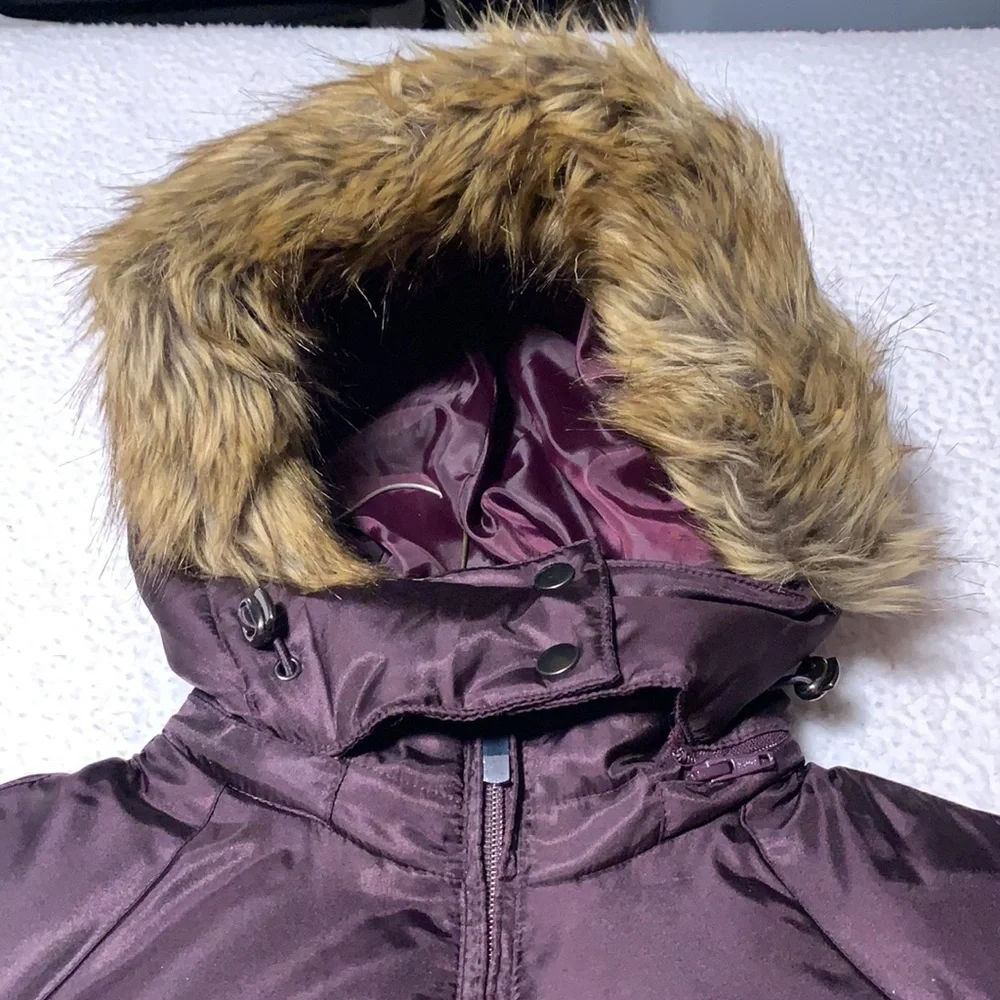 St. John’s Bay Ladies Puffer Coat with Fur Around the Hood, Like New